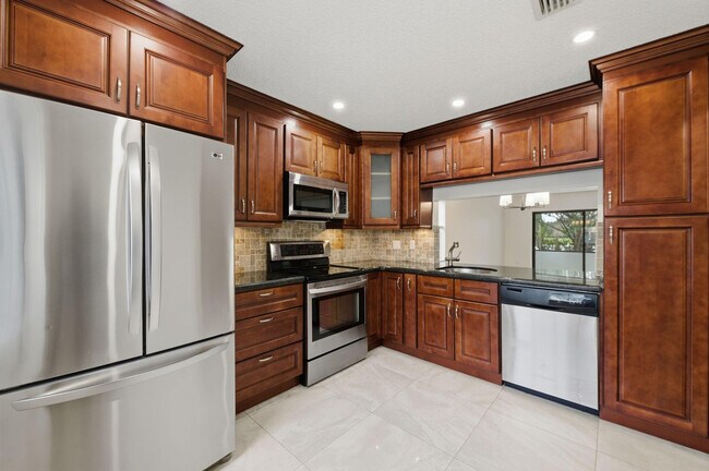 Photo - 454 Westree Ln