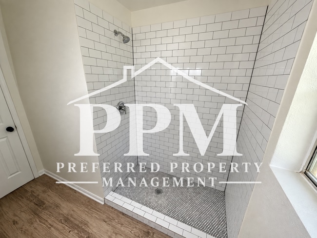Photo - 509 Hemlock Rd