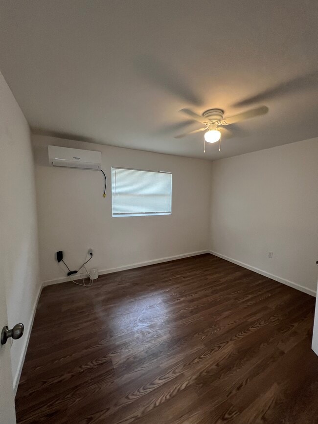 Photo - 611 Ave S NE Unit A