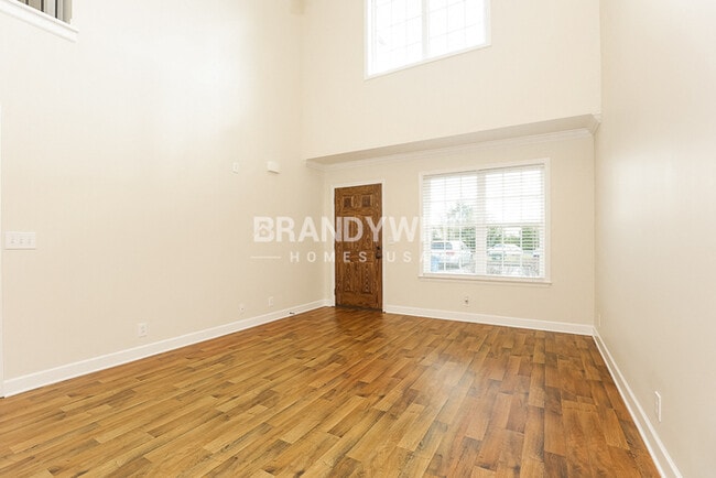 Photo - 4814 Octavia St