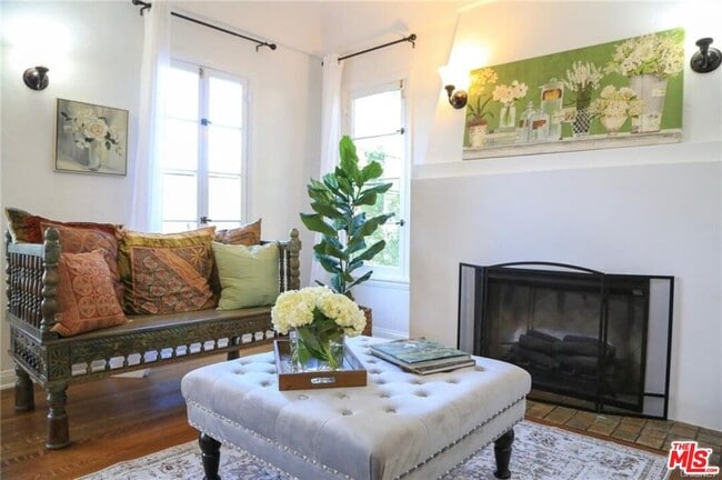 Photo - 601 Sweetzer Ave