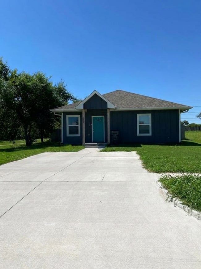 Building Photo - Stunning 2-Bedroom Home with Modern Finishes in Lawton