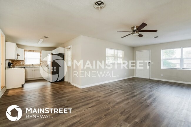 Photo - 924 Ave T SE