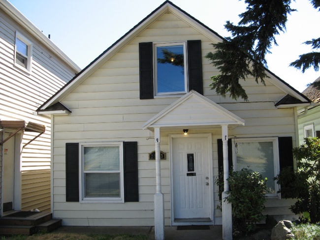 Building Photo - 2503 Oakes Ave Rental