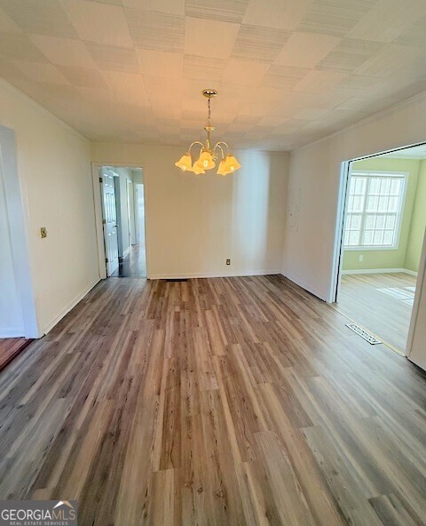 Photo - 100 W Greenwood Dr