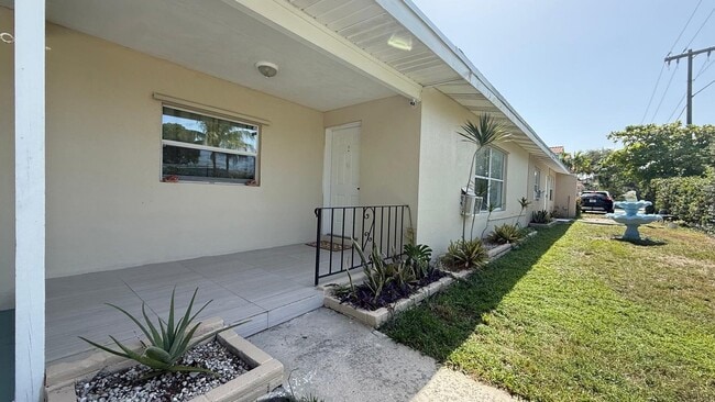 1302 S Federal Hwy