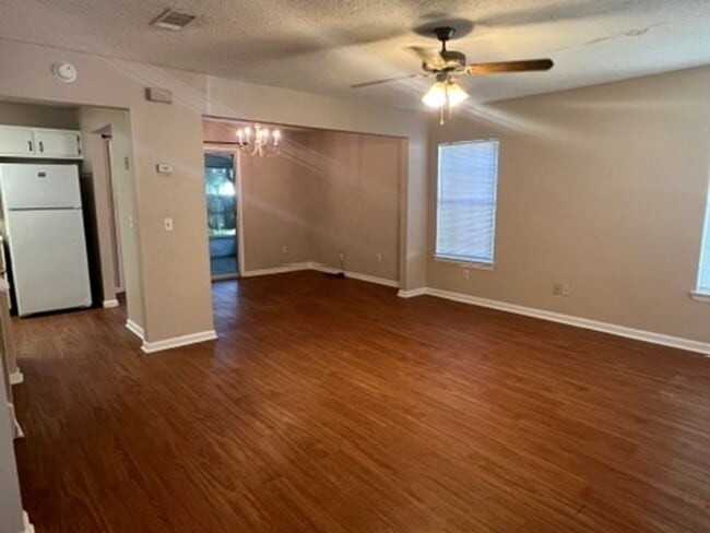 Photo - Two Story 3BR 2.5 Bath Available Early Sep...
