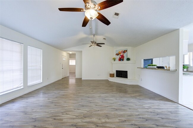 Photo - 950 Grand Jct Dr