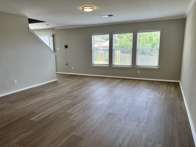 Photo - 6814 Knights