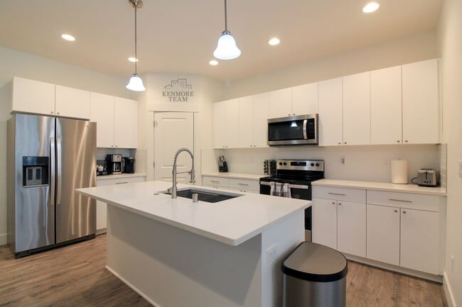Photo - FURNISHED: 3 Bedroom, 2 Bath Home in West Richland