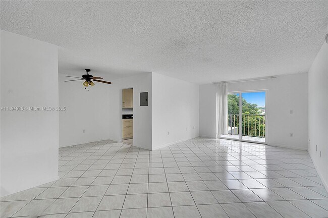 Photo - 7150 Indian Creek Dr Unidad 405