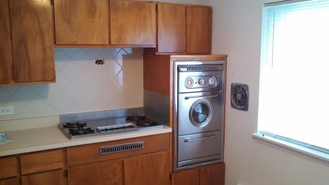Kitchen - Brockway Court Apartments
