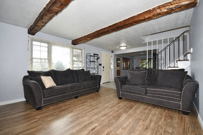 Photo - 740 McMurray Rd