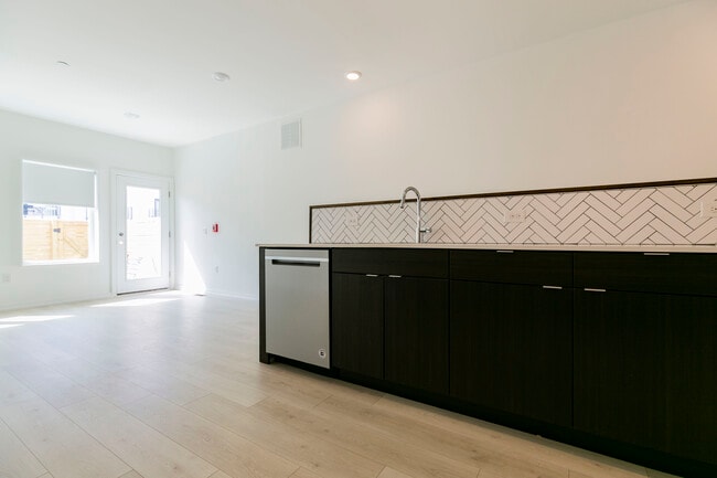 Photo - 1248 Lecount St Unit A