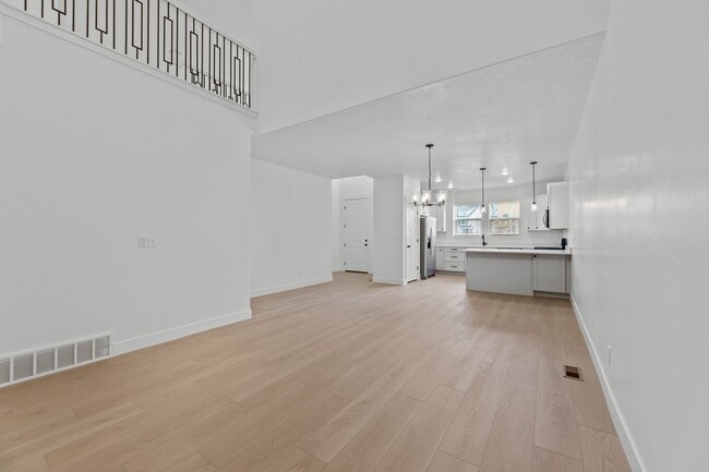 Photo - 1475 W Skyline Dr