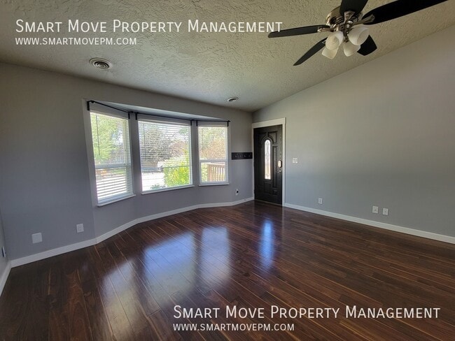 Photo - 2705 E Mendota Dr