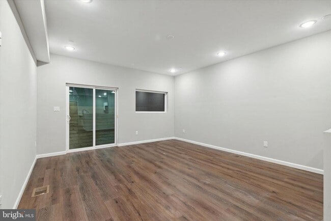 Photo - 1230 N Marshall St