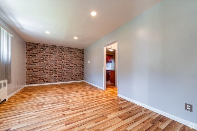 Building Photo - 234-28 131st Ave Unit LOWER Rental