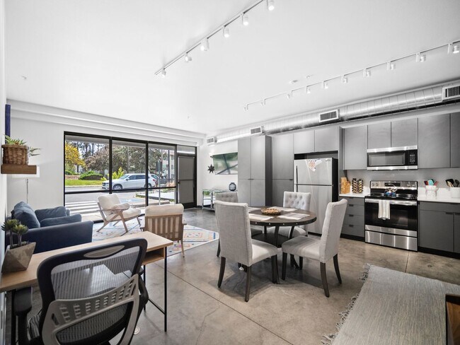 Photo - 3003 E 30th Ave Unidad 3003 E 30th  2