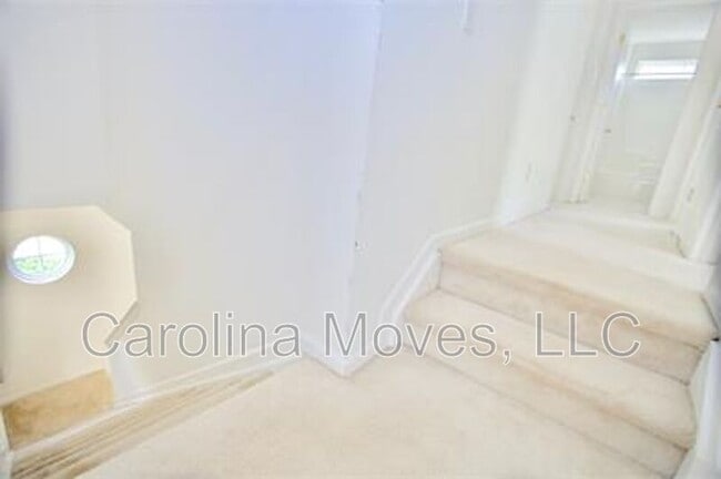 Photo - 107 Constantine Way