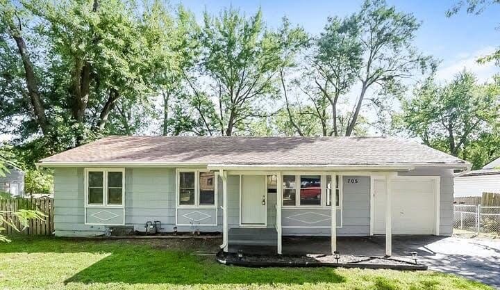 Photo - 705 W Marcia Ave