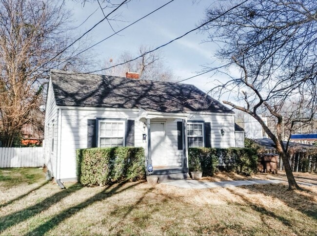2 bedroom, 1 bath East Nashville Bungalow ... - 2 bedroom, 1 bath East Nashville Bungalow ... House