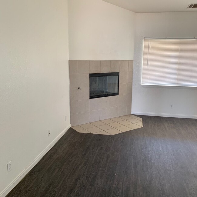 Photo - 3 BEDROOM APPLE VALLEY HOME