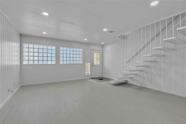 Photo - 5210 Woodrow Ave