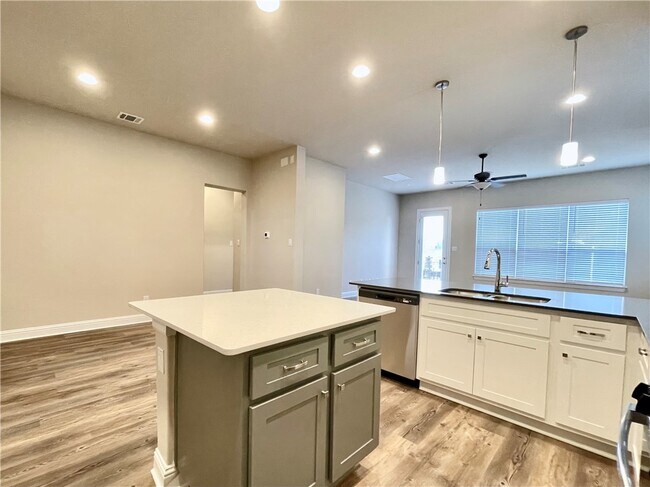 Photo - 600 C-Bar Ranch Trl