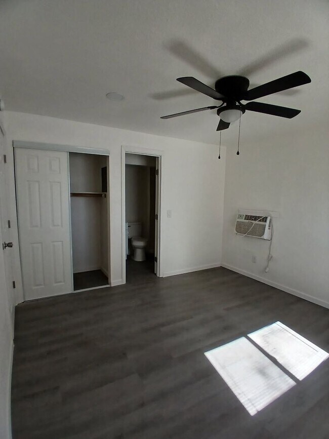 Photo - 232 W Barbara St Unit #B