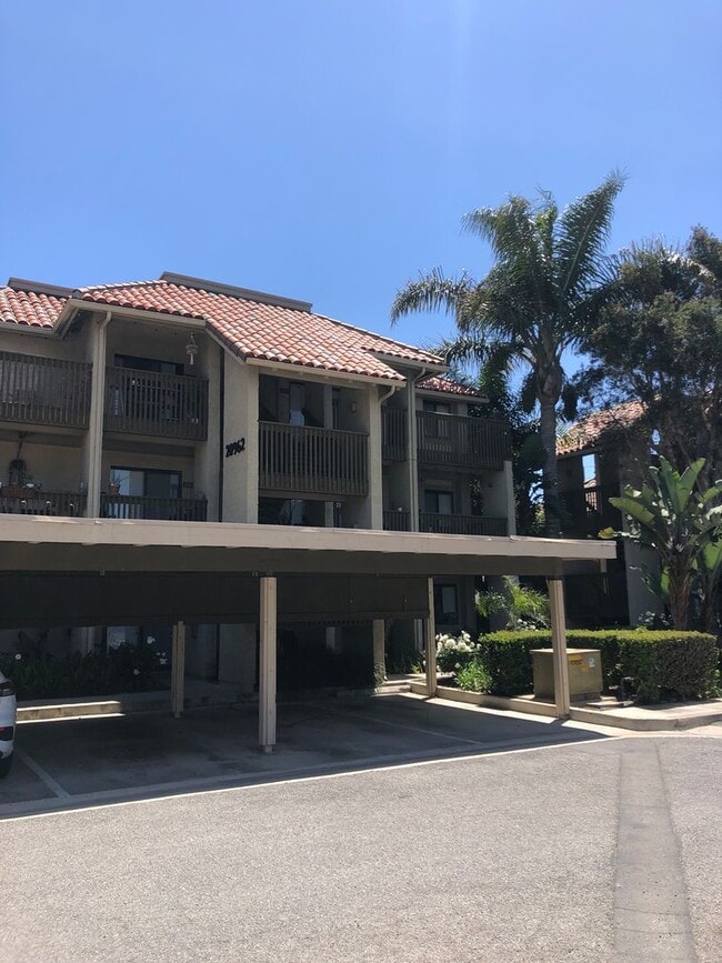 Remodeled 2 bedroom 1 bathroom with large ... - Remodeled 2 bedroom 1 bathroom with large ... House