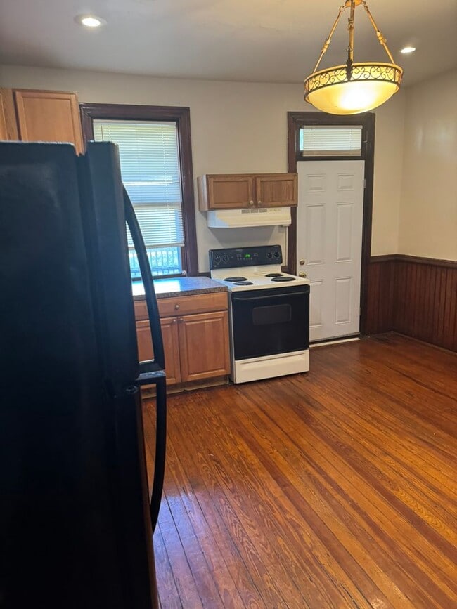 Photo - 4 bedroom, 1 bath, 3 story half double house