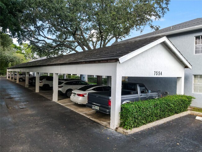 Photo - 7554 Stirling Rd Unidad 103