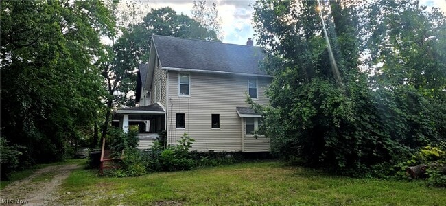 Photo - 382 W Cedar St