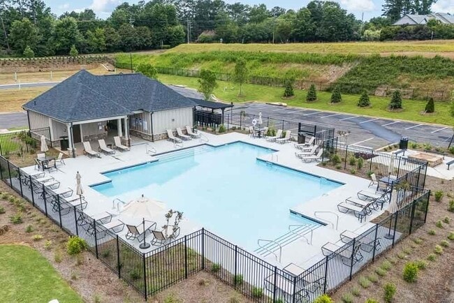 Photo - 206 Maycrest Path