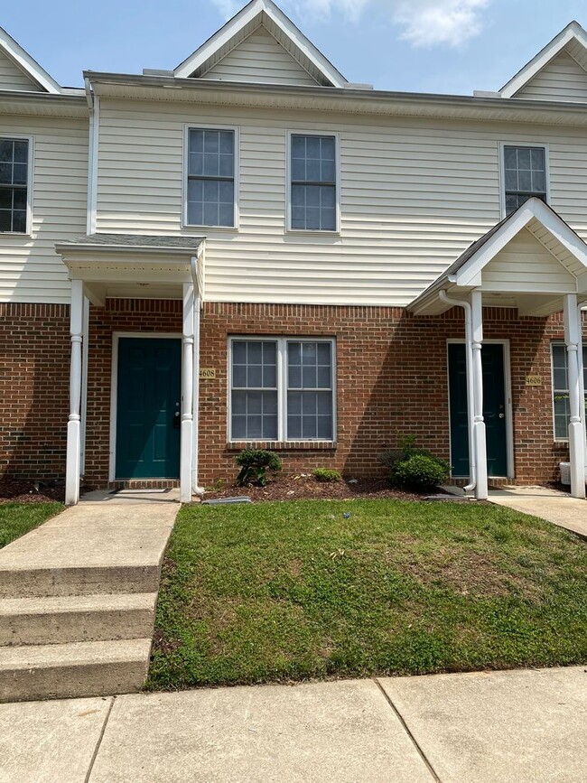 Charming 2 Bed, 2.5 Bath Townhouse in Nort... - Charming 2 Bed, 2.5 Bath Townhouse in Nort...