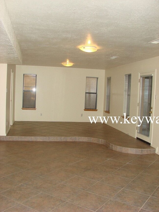 Photo - NE Heights 3 bed 2.5 Bath Townhome