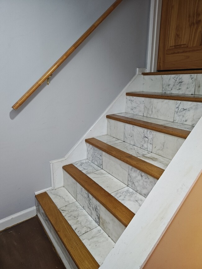 Building Photo - 32 Scooter Ln Unit 2nd floor