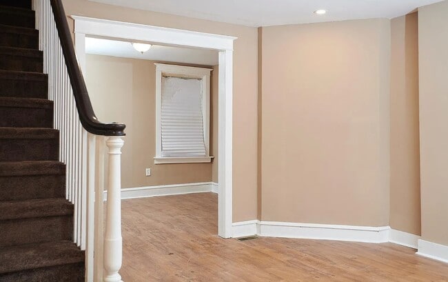 Photo - 4846 Stenton Ave