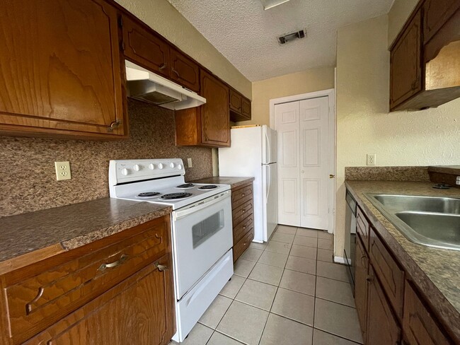 Photo - 1103 Covey Ln Unit Apt D