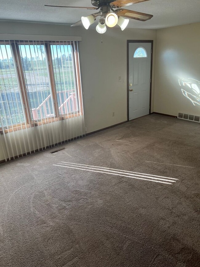 Photo - 38326 129th St