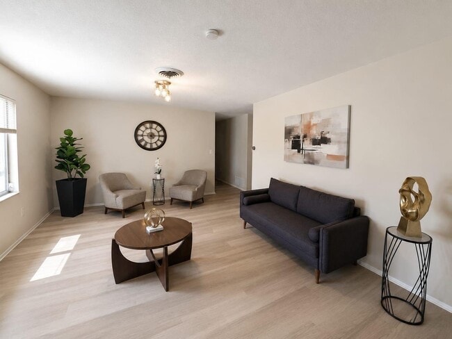 Photo - 940 Sonata Ln