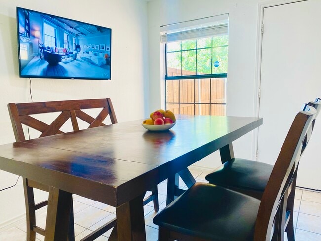 Photo - 3804 Denham Way Unit C