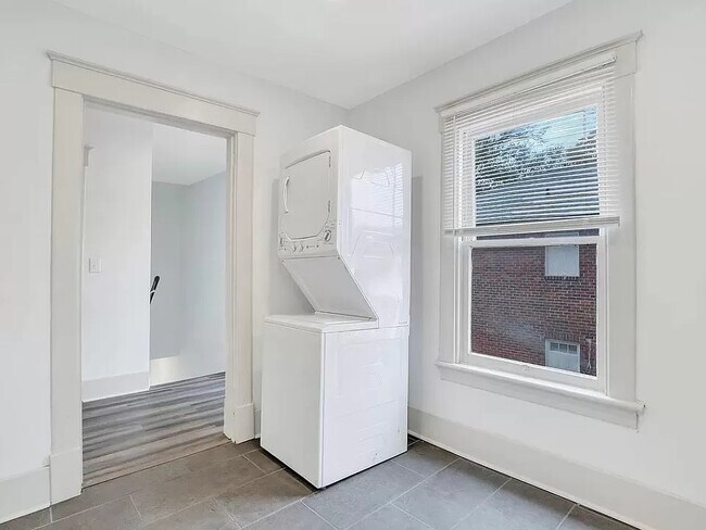 Photo - 1008 E 34th St Unit 1008 E 34th St  B