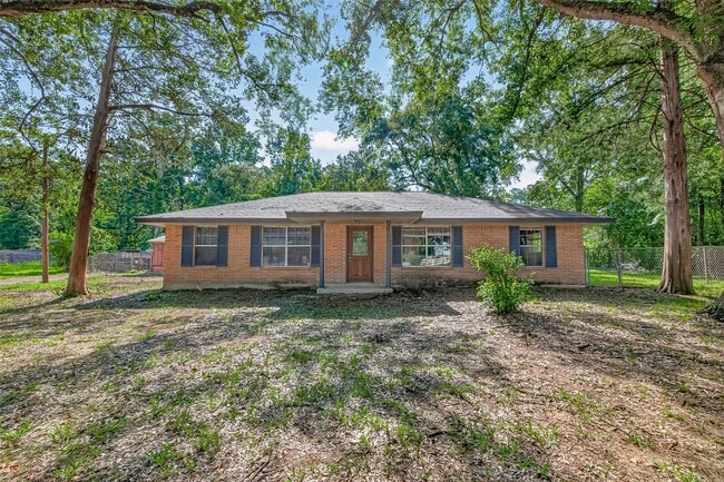 Building Photo - 611 Dogwood Trail