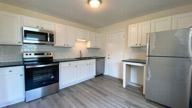 Photo - 2-Bed Home in Oakridge Community - Renovated
