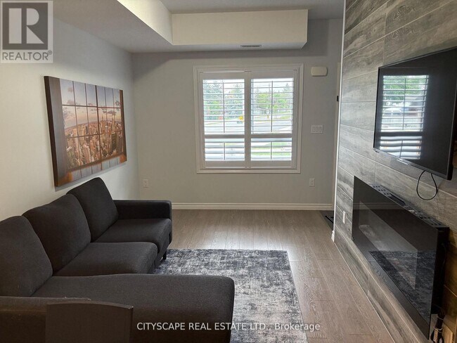 Photo - 1430 Highland Rd W