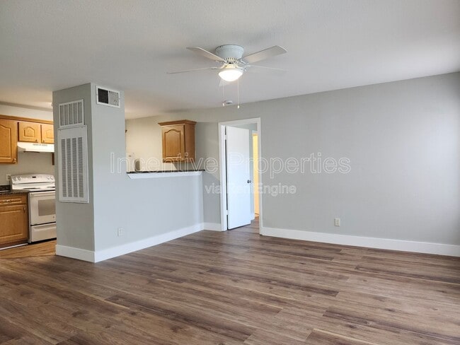 Photo - 4720 Walden Cir Unidad 1433