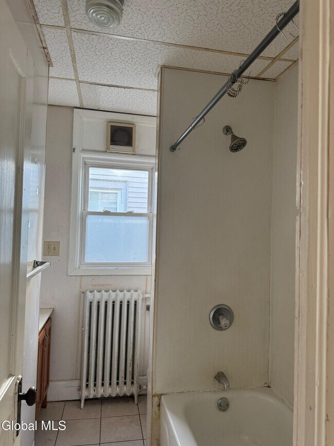 Photo - 535 Hamilton St