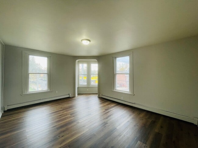 Building Photo - 201 E Cottage Pl Unit Apt# 2(Owner Managed Turn)